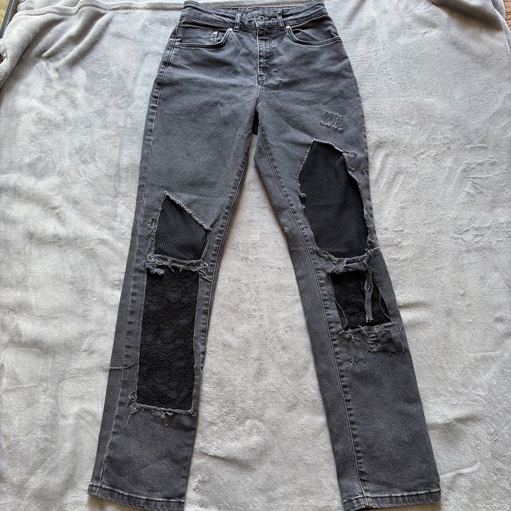 The Ragged Priest Distressed Thrashed Patched Mom Jeans‎ 26x31 Net Lace